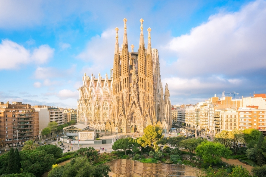 5 must-visit spots in Barcelona